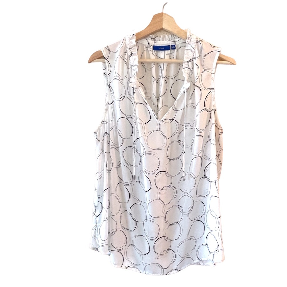 Woman’s Apt 9 Tank Splitneck Pleated Sleeveless Blouse Top